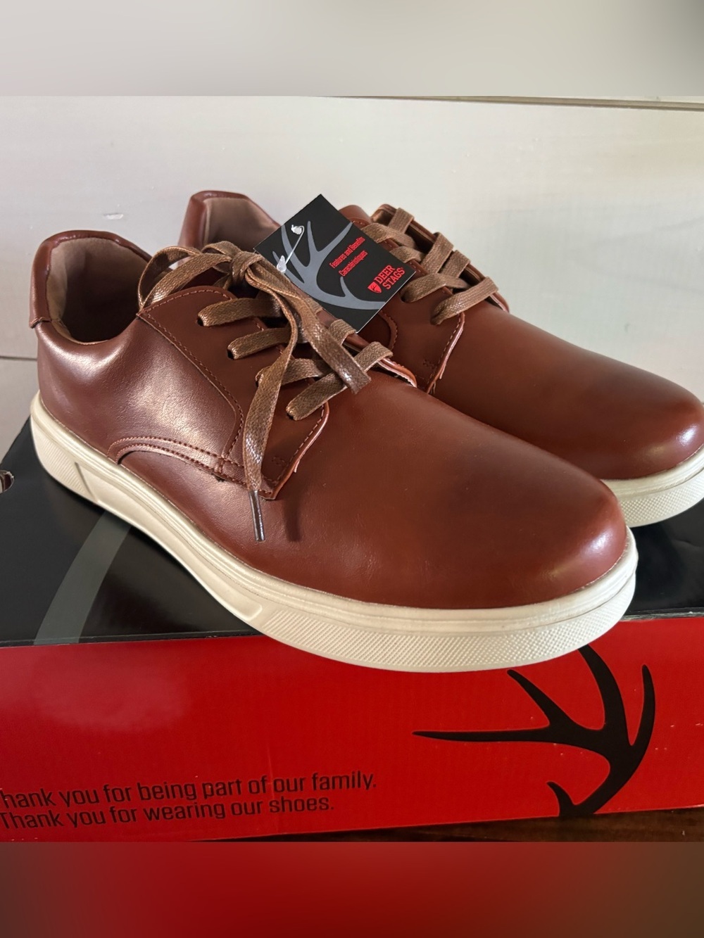 Brand NEW Deer Stags size 10.5 Men's Albany Dress Fashion Sneaker brown